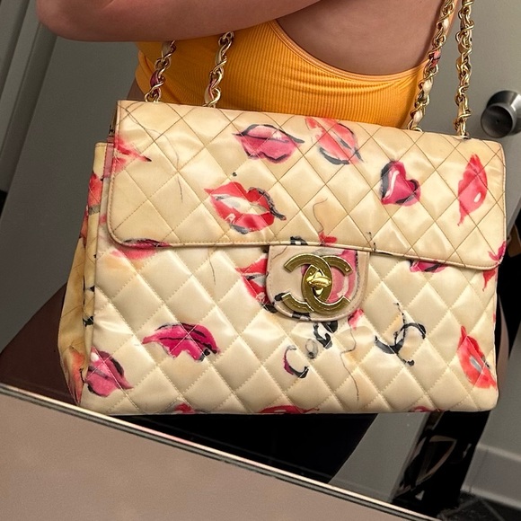 Chanel 'Lips & Kisses' Vintage Maxi XL Bag - Picture 8 of 13